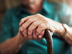 České stáří bez iluzí: S věkem roste riziko deprese i sebevraždy