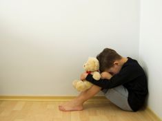 Výchovný pohlavek neexistuje. Ale pomůže zákaz fyzických trestů?