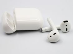 Jak spolehlivě poznat fake AirPods a nenaletět podvodníkům