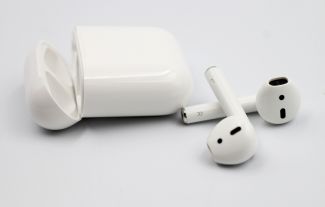 Jak spolehlivě poznat fake AirPods a nenaletět podvodníkům