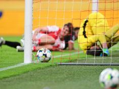 Noc, kdy praskla sešívaná jistota. Slavia, davová psychóza a konec iluzí