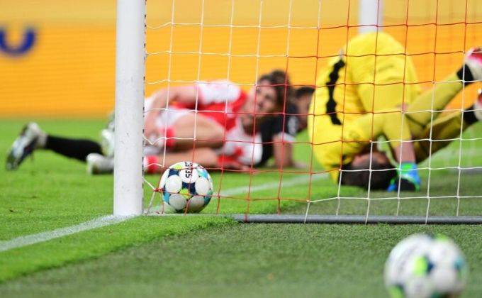 Noc kdy praskla sešívaná jistota. Slavia, davová psychóza a konec iluzí