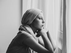 Dobrá a špatná zpráva o rakovině u mladých. Úmrtnost klesá, ale jeden typ rychle přibývá