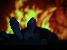 Urna, rakev, nebo ještě jinak? Možnosti pohřbívání, které mění pohled na smrt