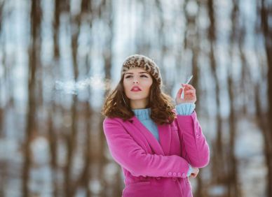 Cigarety končí. Co teď bude symbolem vzdoru?