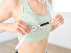 Influencerka nabádá: Nezvětšujte si prsa! Proč mají ta malá obrovské výhody?