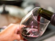 Čeho je moc, toho je příliš: Proč se játra někdy neuzdraví ani po vysazení alkoholu