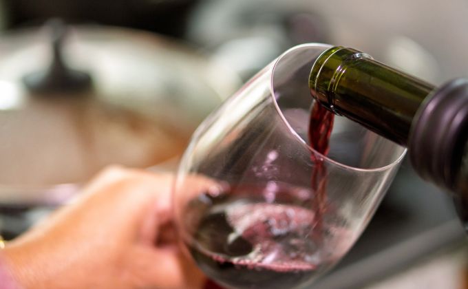 Čeho je moc, toho je příliš: Proč se játra někdy neuzdraví ani po vysazení alkoholu