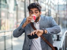 Nedochvilnost není vždycky drzost. Někdy je to nastavení mozku