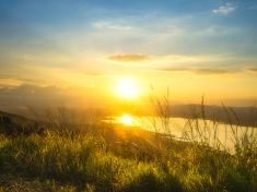 Vzhůru ještě za tmy? Proč někteří lidé vstávají dřív než slunce