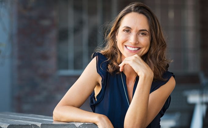 Proč silné ženy přitahují slabé muže?