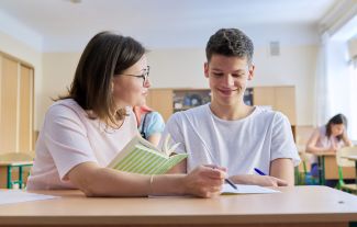 Kluci, kteří nenávidí dívky: Školy teď učí respekt, vztahy i hranice