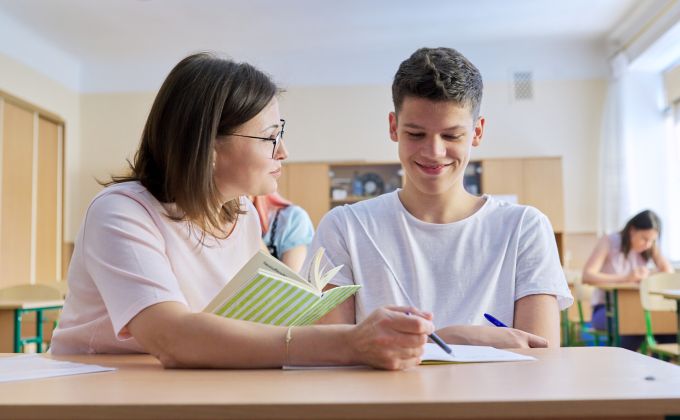 Kluci, kteří nenávidí dívky: Školy teď učí respekt, vztahy i hranice