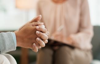 Polovina lidí ztrácí s klasickou terapií čas. Tady je důvod