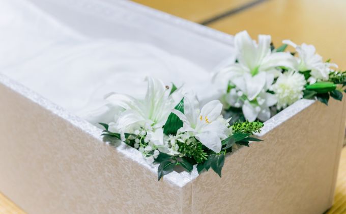 Půlhodina pravdy. Japonci si platí ticho v rakvi, aby znovu pochopili život