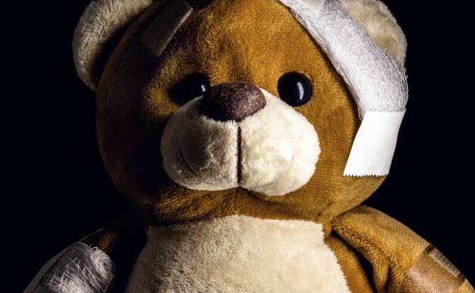 Dědictví modřin: Největší obětí domácího násilí jsou děti. V pekle jich vyrůstají tisíce