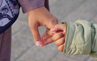 Křehká síť ochrany: Ohrožené děti v labyrintu úřadů