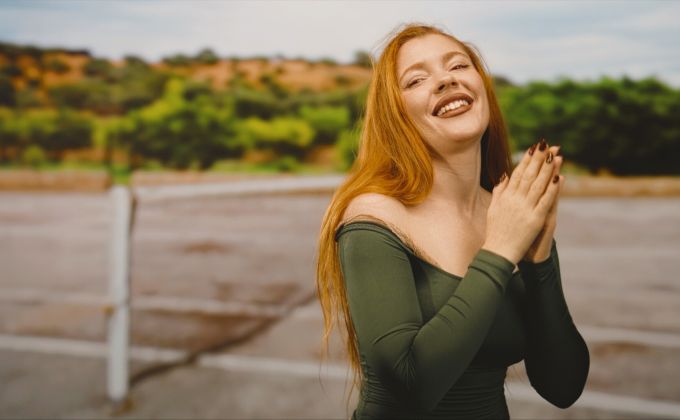 „Kéž bych byla na holky.“ Nový toxický trend ničí vztahy dřív, než začnou