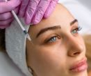 Botox v kadeřnictví? Levnější cesta ke kráse může skončit i oslepnutím