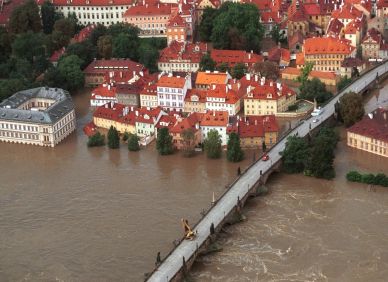 Laviny, povodně a tornáda. Nejtragičtější přírodní katastrofy našich dějin