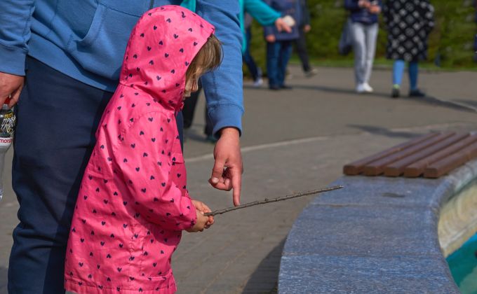 Raději ustoupí, než řeknou „ne“. Proč se někteří rodiče bojí vlastních dětí
