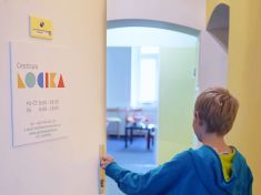 Násilí na dětech často nevypadá tak, jak si ho představujeme. Největší problém bývá mlčení