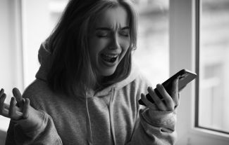 Nová závislost? Lidé místo psychologa zpovídají ChatGPT