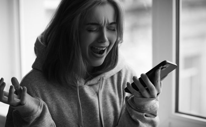 Nová závislost? Lidé místo psychologa zpovídají ChatGPT