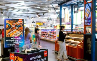 Sushi a japonský street food bodují. Tesco prodalo za necelé dva měsíce přes 10 000 boxů    