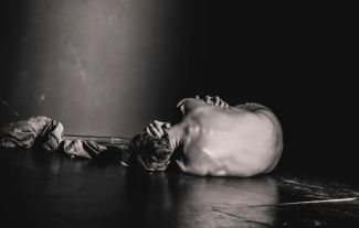 Nežijete, ale přežíváte. Jaké signály vysílají lidé v „survival“ módu?