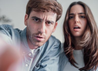 Nejlepší přítel člověka není pes, ale roztoč trudník tukový. Na obličeji se nám páří i kálí