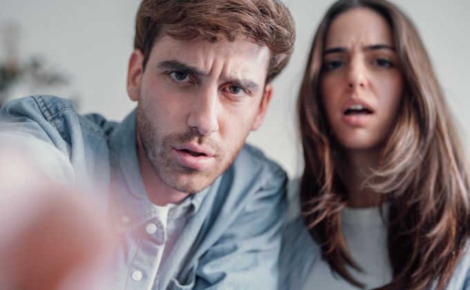 Nejlepší přítel člověka není pes, ale roztoč trudník tukový. Na obličeji se nám páří i kálí