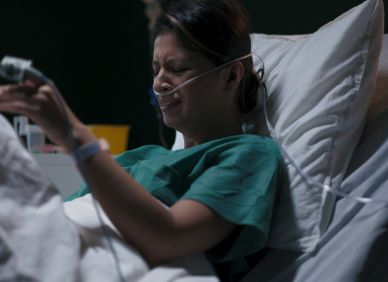 Na rakovinu, kterou se lze nakazit, umírají v Česku zbytečně stovky žen. V ohrožení jsou i muži