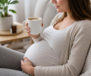 Jedno cappuccino ano, kofeinový maraton ne. Kolik kávy je v těhotenství ještě v klidu
