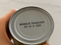 Češi vyhodí ročně až třetinu jídla.  Většina lidí netuší, co datum na obalu skutečně znamená