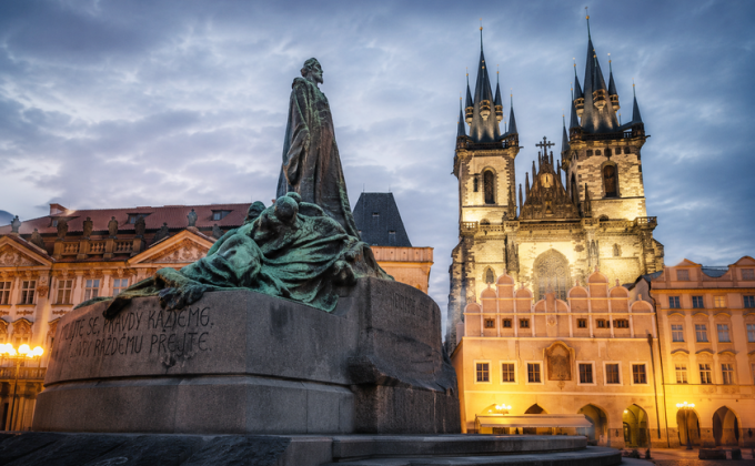Největší česká lež. Z Husa máme jen alibi, a ještě si na něj bereme volno