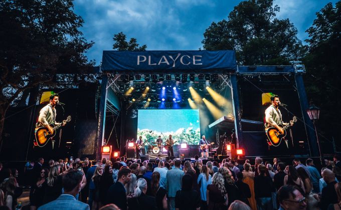 BigBoard otevřel PLAYCE ve velkém. Nový koncept odstartovali Anastacia a Mirai 