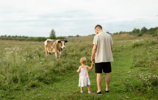 Manžel ve čtyřiceti živí hlavně své levicové ideály. Rodinu táhnu sama, mám se rozvést?