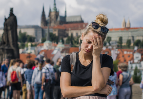 Deset největších českých turistických bizárů. Trdelník je všude, za největším peklem musíte na Moravu (a sklípek to není)