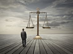 Jak na muže ve znamení Vah? Tolerujte jeho nerozhodnost