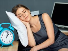 Spíte v práci? Děláte dobře!