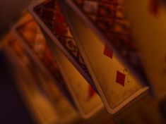 Budoucnost není ve hvězdách ale v tarotových kartách. Chcete ji odhalit?