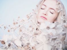 Běžné kosmetické přísady. Používají se zvratky velryby i býčí sperma