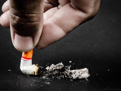 Cigarety jsou příčinou 20 % úmrtí v ČR. Alternativám se věnují adiktologové i vláda