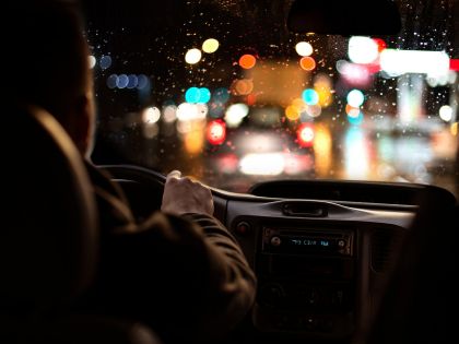 Noční myopie ohrožuje zrak řidičů zejména na podzim i v zimě