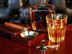 Akcie jsou pasé. Investujte do alkoholu!