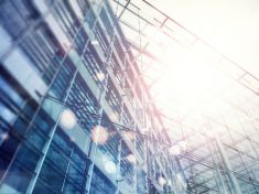 Těchto 5 budov změnilo svět solární architektury