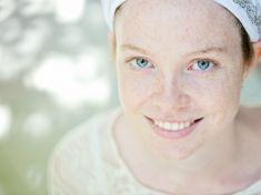 Ajeet Kaur v Praze: léčení prostřednictvím hudby a Kundalini jógy