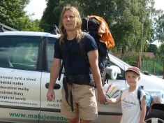 Už nechtěl být programátor, štěstí nalezl v malování pokojů