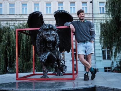 Prohlášení sochaře Petra Švolby k pražskému "lvu v kleci"